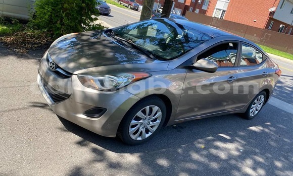 Acheter Import Voiture Hyundai Elantra Beige à Lomé, Togo Acheter Import Voiture Hyundai Elantra Beige à Lomé, Togo