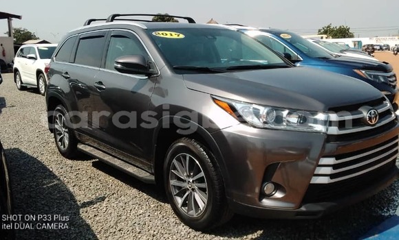 Buy Import Toyota Highlander Brown Car in Lome in Togo