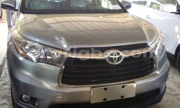 Acheter Import Voiture Toyota Highlander Gris à Lomé, Togo Acheter Import Voiture Toyota Highlander Gris à Lomé, Togo