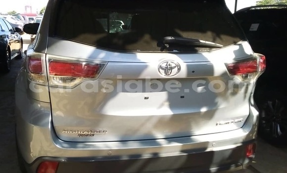 Acheter Import Voiture Toyota Highlander Gris à Lomé, Togo Acheter Import Voiture Toyota Highlander Gris à Lomé, Togo