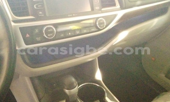 Acheter Import Voiture Toyota Highlander Gris à Lomé, Togo Acheter Import Voiture Toyota Highlander Gris à Lomé, Togo