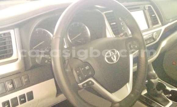 Acheter Import Voiture Toyota Highlander Gris à Lomé, Togo Acheter Import Voiture Toyota Highlander Gris à Lomé, Togo