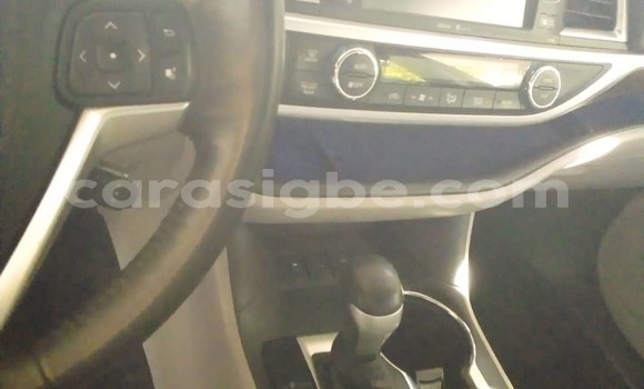 Acheter Import Voiture Toyota Highlander Gris à Lomé, Togo Acheter Import Voiture Toyota Highlander Gris à Lomé, Togo