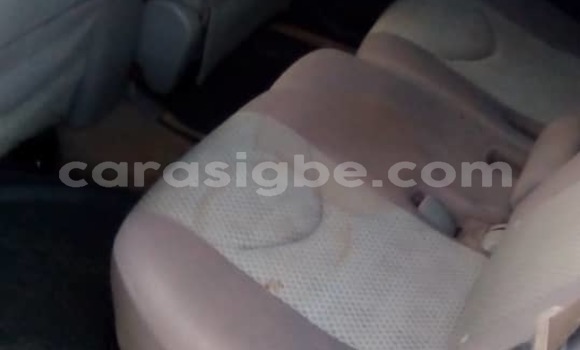 Acheter Occasion Voiture Toyota RAV4 Blanc à Lomé, Togo Acheter Occasion Voiture Toyota RAV4 Blanc à Lomé, Togo