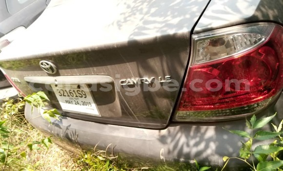 Acheter Import Voiture Toyota Camry Noir à Lomé, Togo Acheter Import Voiture Toyota Camry Noir à Lomé, Togo