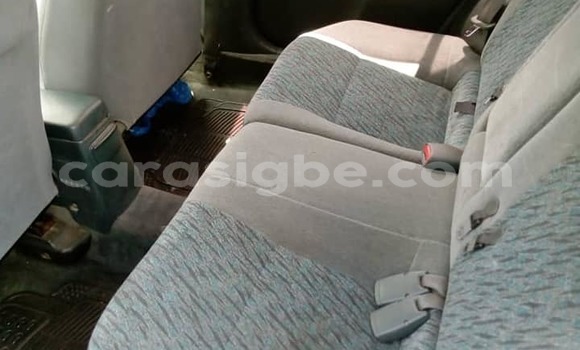 Acheter Occasion Voiture Nissan Almera Vert à Lomé, Togo Acheter Occasion Voiture Nissan Almera Vert à Lomé, Togo