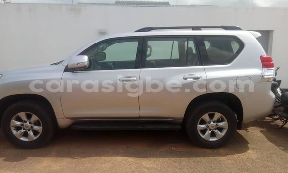 Acheter Occasion Voiture Toyota Land Cruiser Prado Gris à Lomé, Togo Acheter Occasion Voiture Toyota Land Cruiser Prado Gris à Lomé, Togo