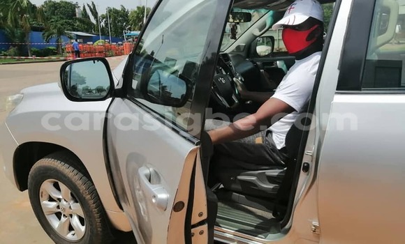 Acheter Occasion Voiture Toyota Land Cruiser Prado Gris à Lomé, Togo Acheter Occasion Voiture Toyota Land Cruiser Prado Gris à Lomé, Togo