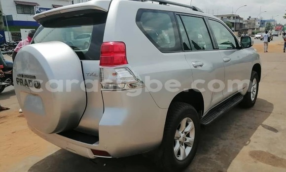 Acheter Occasion Voiture Toyota Land Cruiser Prado Gris à Lomé, Togo Acheter Occasion Voiture Toyota Land Cruiser Prado Gris à Lomé, Togo