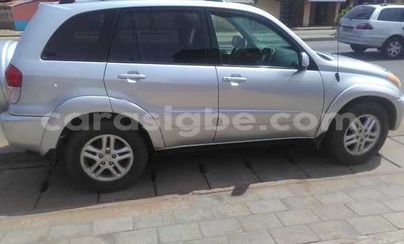 Acheter Occasion Voiture Toyota RAV4 Gris à Lomé, Togo Acheter Occasion Voiture Toyota RAV4 Gris à Lomé, Togo