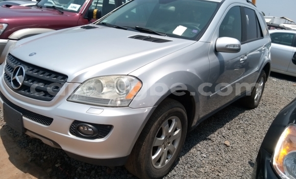 Buy Import Mercedes‒Benz ML–Class White Car in Lome in Togo