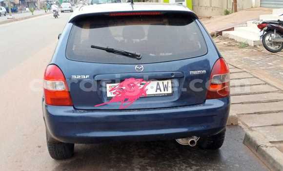 Acheter Occasion Voiture Mazda 323 Bleu à Lomé, Togo Acheter Occasion Voiture Mazda 323 Bleu à Lomé, Togo