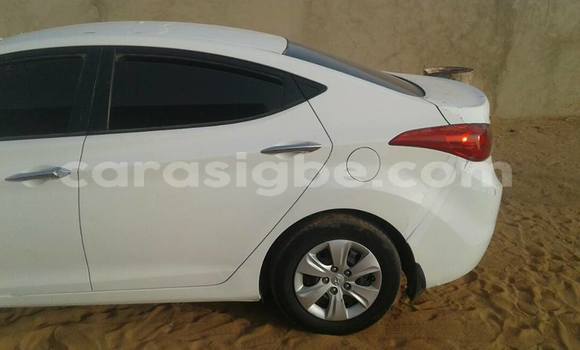 Buy Used Hyundai Elantra White Car in Lome in Togo Buy Used Hyundai Elantra White Car in Lome in Togo