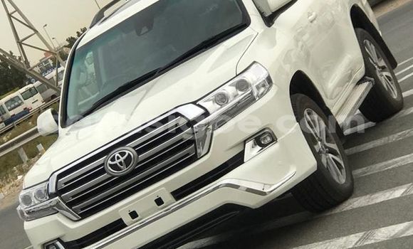 Acheter Occasion Voiture Toyota Land Cruiser Blanc à Lomé, Togo Acheter Occasion Voiture Toyota Land Cruiser Blanc à Lomé, Togo