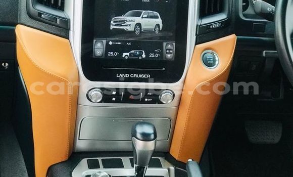 Acheter Occasion Voiture Toyota Land Cruiser Blanc à Lomé, Togo Acheter Occasion Voiture Toyota Land Cruiser Blanc à Lomé, Togo