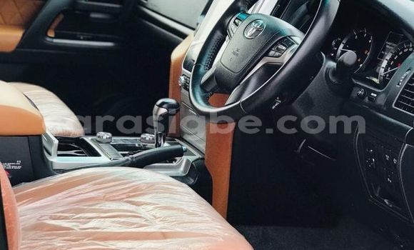 Acheter Occasion Voiture Toyota Land Cruiser Blanc à Lomé, Togo Acheter Occasion Voiture Toyota Land Cruiser Blanc à Lomé, Togo