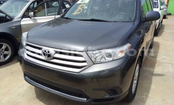 Acheter Occasion Voiture Toyota Highlander Gris à Lomé, Togo Acheter Occasion Voiture Toyota Highlander Gris à Lomé, Togo