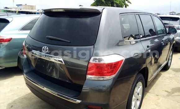 Acheter Occasion Voiture Toyota Highlander Gris à Lomé, Togo Acheter Occasion Voiture Toyota Highlander Gris à Lomé, Togo