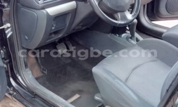 Acheter Occasion Voiture Renault Clio Noir à Lomé, Togo Acheter Occasion Voiture Renault Clio Noir à Lomé, Togo