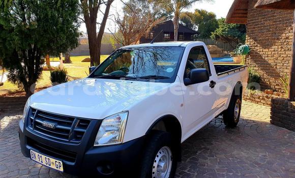 Acheter Occasion Voiture Isuzu KB Blanc à Amoutivé, Togo Acheter Occasion Voiture Isuzu KB Blanc à Amoutivé, Togo