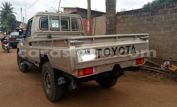 Buy Used Toyota Land Cruiser Silver Car in Lome in Togo Buy Used Toyota Land Cruiser Silver Car in Lome in Togo