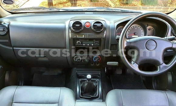 Acheter Occasion Voiture Isuzu KB Blanc à Amoutivé, Togo Acheter Occasion Voiture Isuzu KB Blanc à Amoutivé, Togo