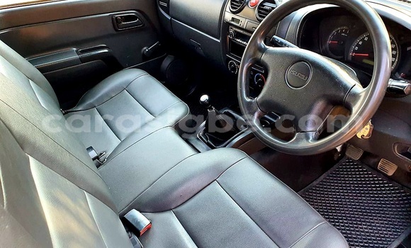 Acheter Occasion Voiture Isuzu KB Blanc à Amoutivé, Togo Acheter Occasion Voiture Isuzu KB Blanc à Amoutivé, Togo