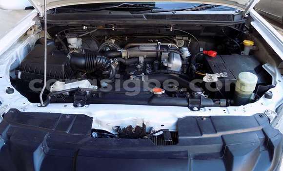 Acheter Occasion Voiture Isuzu KB Blanc à Amoutivé, Togo Acheter Occasion Voiture Isuzu KB Blanc à Amoutivé, Togo