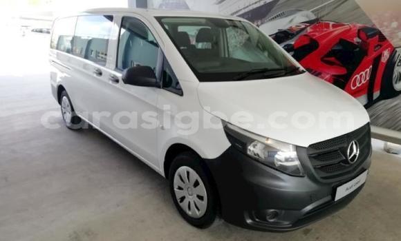 Acheter Occasion Voiture Mercedes‒Benz 300–Series Blanc à Amoutivé, Togo Acheter Occasion Voiture Mercedes‒Benz 300–Series Blanc à Amoutivé, Togo