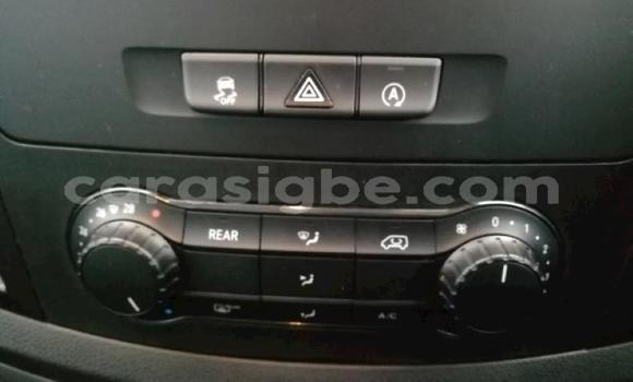 Acheter Occasion Voiture Mercedes‒Benz 300–Series Blanc à Amoutivé, Togo Acheter Occasion Voiture Mercedes‒Benz 300–Series Blanc à Amoutivé, Togo