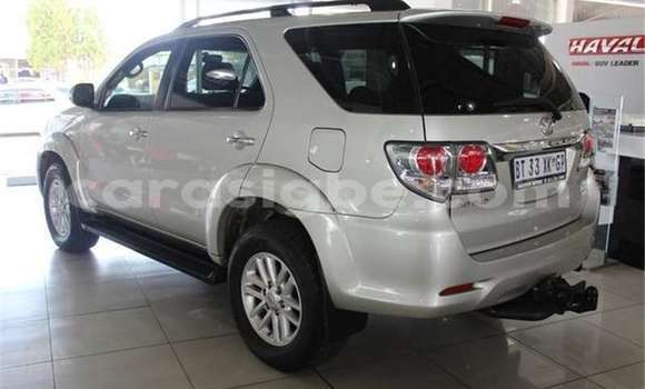 Acheter Occasion Voiture Toyota Fortuner Gris à Amlamé, Togo Acheter Occasion Voiture Toyota Fortuner Gris à Amlamé, Togo