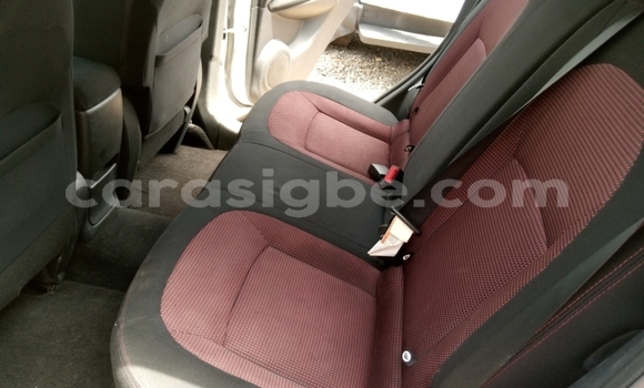 Acheter Import Voiture Nissan Rogue Blanc à Lomé, Togo Acheter Import Voiture Nissan Rogue Blanc à Lomé, Togo