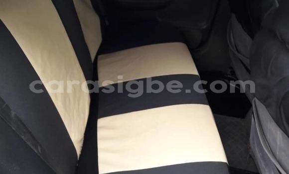 Acheter Occasion Voiture Toyota Avensis Gris à Lomé, Togo Acheter Occasion Voiture Toyota Avensis Gris à Lomé, Togo