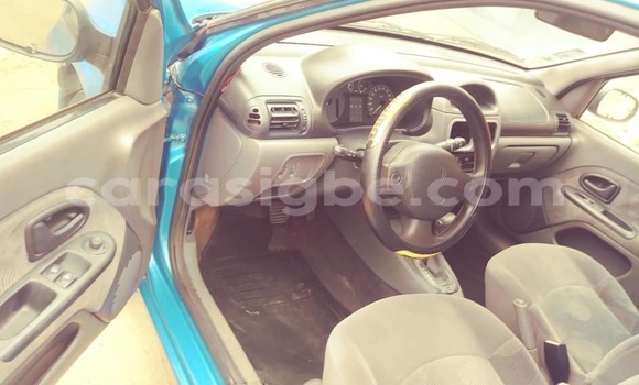 Acheter Occasion Voiture Renault Clio Bleu à Lomé, Togo Acheter Occasion Voiture Renault Clio Bleu à Lomé, Togo