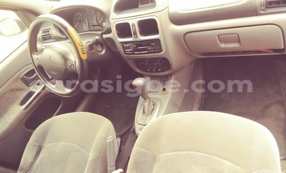 Acheter Occasion Voiture Renault Clio Bleu à Lomé, Togo Acheter Occasion Voiture Renault Clio Bleu à Lomé, Togo