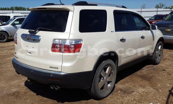 Acheter Occasion Voiture GMC Acadia Blanc à Lomé, Togo Acheter Occasion Voiture GMC Acadia Blanc à Lomé, Togo