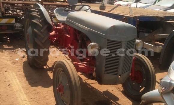 Acheter Occasion Utilitaire Caterpillar 120 Autre à Lomé, Togo