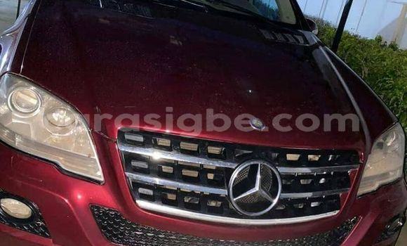 Acheter Occasion Voiture Mercedes‒Benz ML–Class Rouge à Adawlato, Togo Acheter Occasion Voiture Mercedes‒Benz ML–Class Rouge à Adawlato, Togo