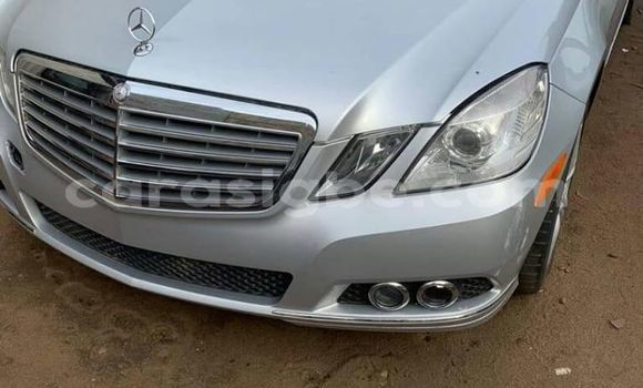 Acheter Occasion Voiture Mercedes‒Benz E–Class Gris à Adawlato, Togo Acheter Occasion Voiture Mercedes‒Benz E–Class Gris à Adawlato, Togo