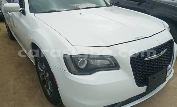 Acheter Occasion Voiture Chrysler 300 Blanc à Lomé, Togo