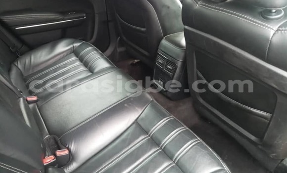 Buy Used Chrysler 300 White Car in Lome in Togo Buy Used Chrysler 300 White Car in Lome in Togo