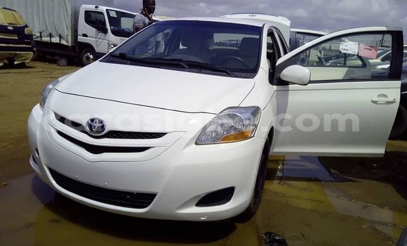 Buy Used Toyota Yaris White Car in Adawlato in Togo Buy Used Toyota Yaris White Car in Adawlato in Togo