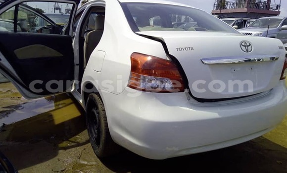 Buy Used Toyota Yaris White Car in Adawlato in Togo Buy Used Toyota Yaris White Car in Adawlato in Togo