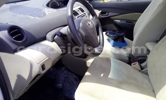 Buy Used Toyota Yaris White Car in Adawlato in Togo Buy Used Toyota Yaris White Car in Adawlato in Togo