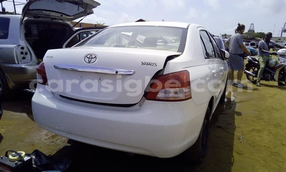 Buy Used Toyota Yaris White Car in Adawlato in Togo Buy Used Toyota Yaris White Car in Adawlato in Togo