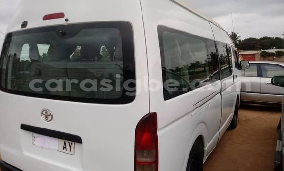 Buy Used Toyota Hiace White Car in Adawlato in Togo Buy Used Toyota Hiace White Car in Adawlato in Togo