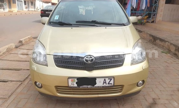 Acheter Occasion Voiture Toyota Corolla Verso Beige à Adawlato, Togo Acheter Occasion Voiture Toyota Corolla Verso Beige à Adawlato, Togo