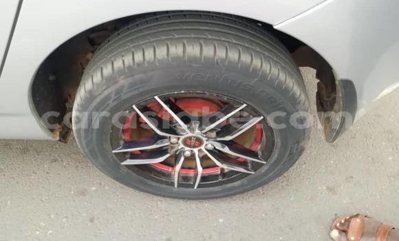 Acheter Occasion Voiture Toyota Corolla Gris à Lomé, Togo Acheter Occasion Voiture Toyota Corolla Gris à Lomé, Togo