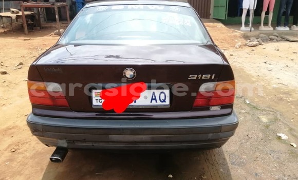 Acheter Occasion Voiture BMW 328i Marron à Lomé, Togo Acheter Occasion Voiture BMW 328i Marron à Lomé, Togo
