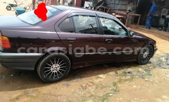 Acheter Occasion Voiture BMW 328i Marron à Lomé, Togo Acheter Occasion Voiture BMW 328i Marron à Lomé, Togo